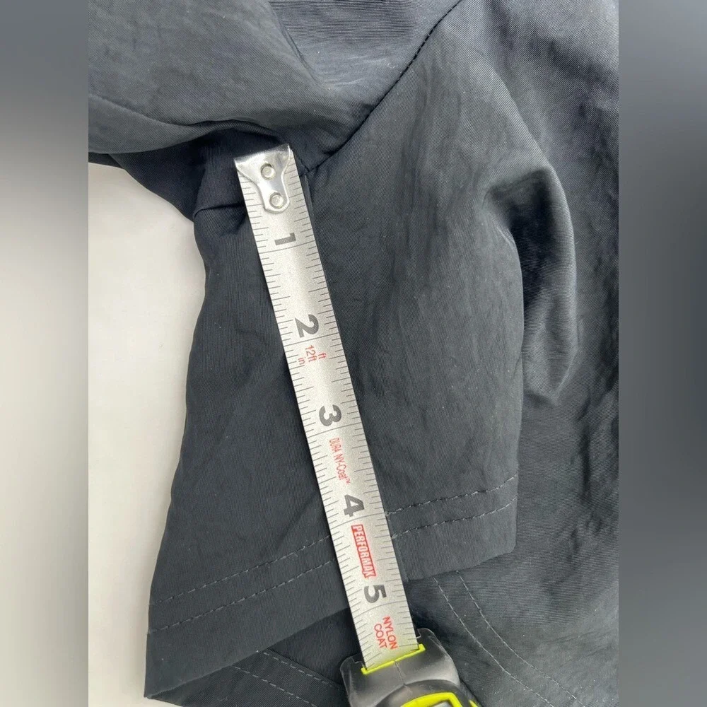 Nike Black Women's Cargo Shorts - Picture 9 of 9